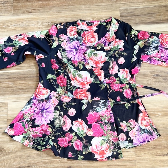 City Chic Floral Wrap Blouse - Picture 9 of 13